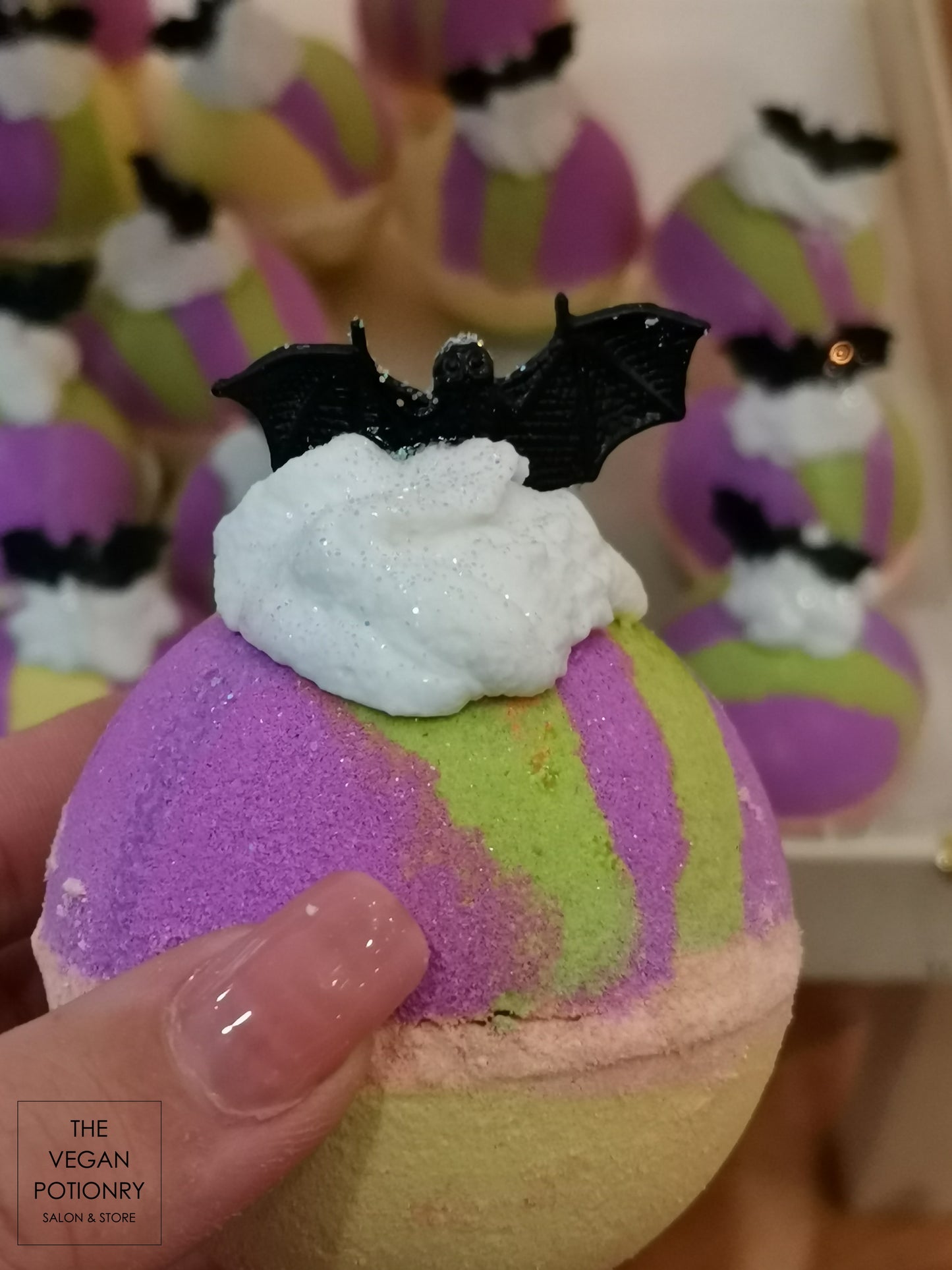 CREEP-IT-REAL Bubbling Bath Bombs with Bat Toys | The Vegan Potionry