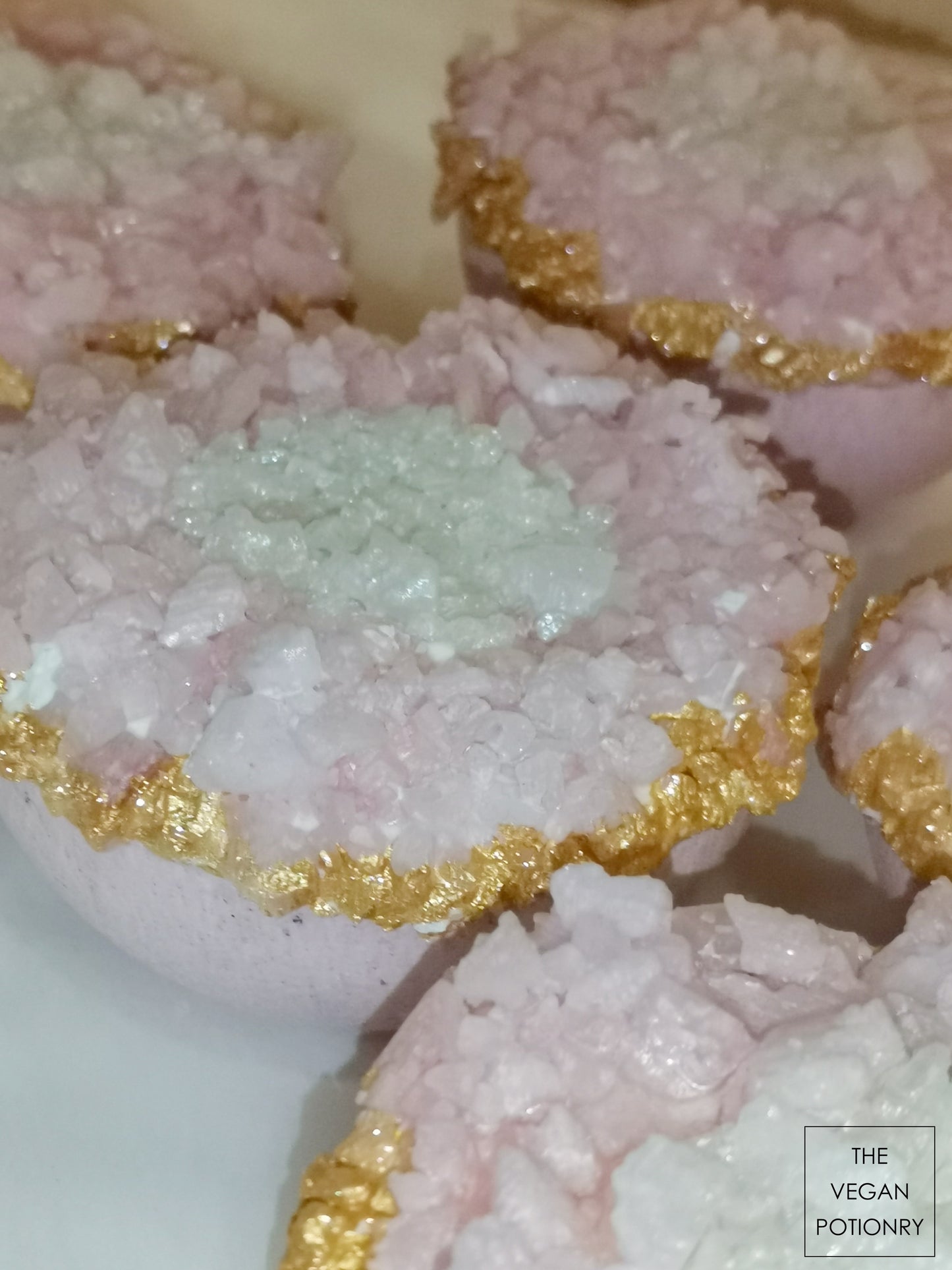 Rosemary + Strawberry + Pink Himalayan Salt Geode Crystal Bath Bomb Bath Salt Hybrid | Luxury Spa Collection Natural Bath Soaks