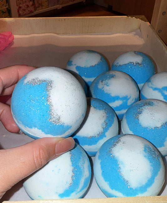 Ocean Wave Bath Bombs with Sea Horse Toys | The Vegan Potionry |