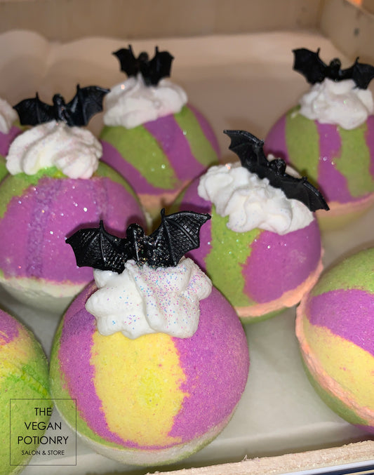 CREEP-IT-REAL Bubbling Bath Bombs with Bat Toys | The Vegan Potionry