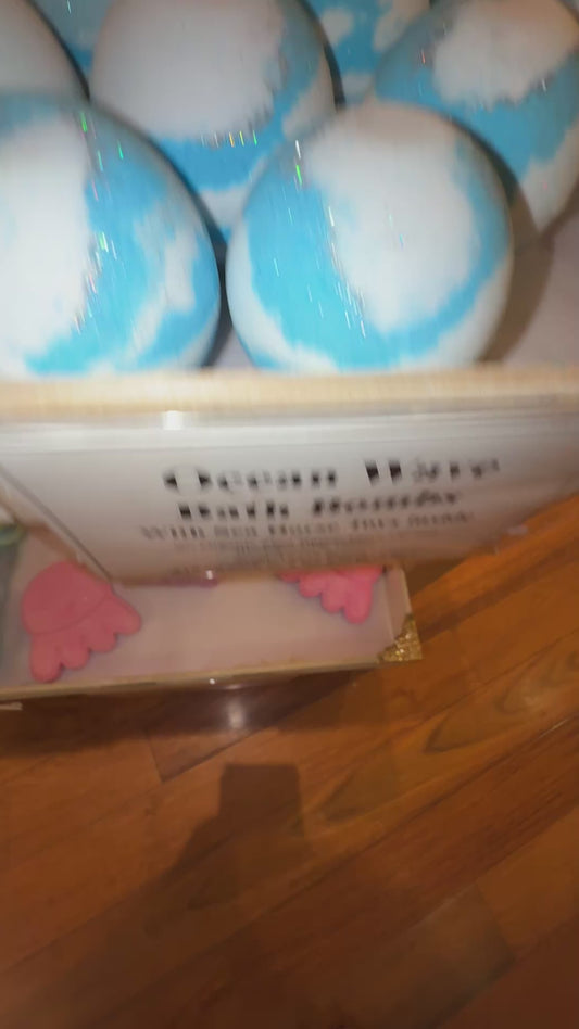 Ocean Wave Bath Bombs with Sea Horse Toys | The Vegan Potionry |